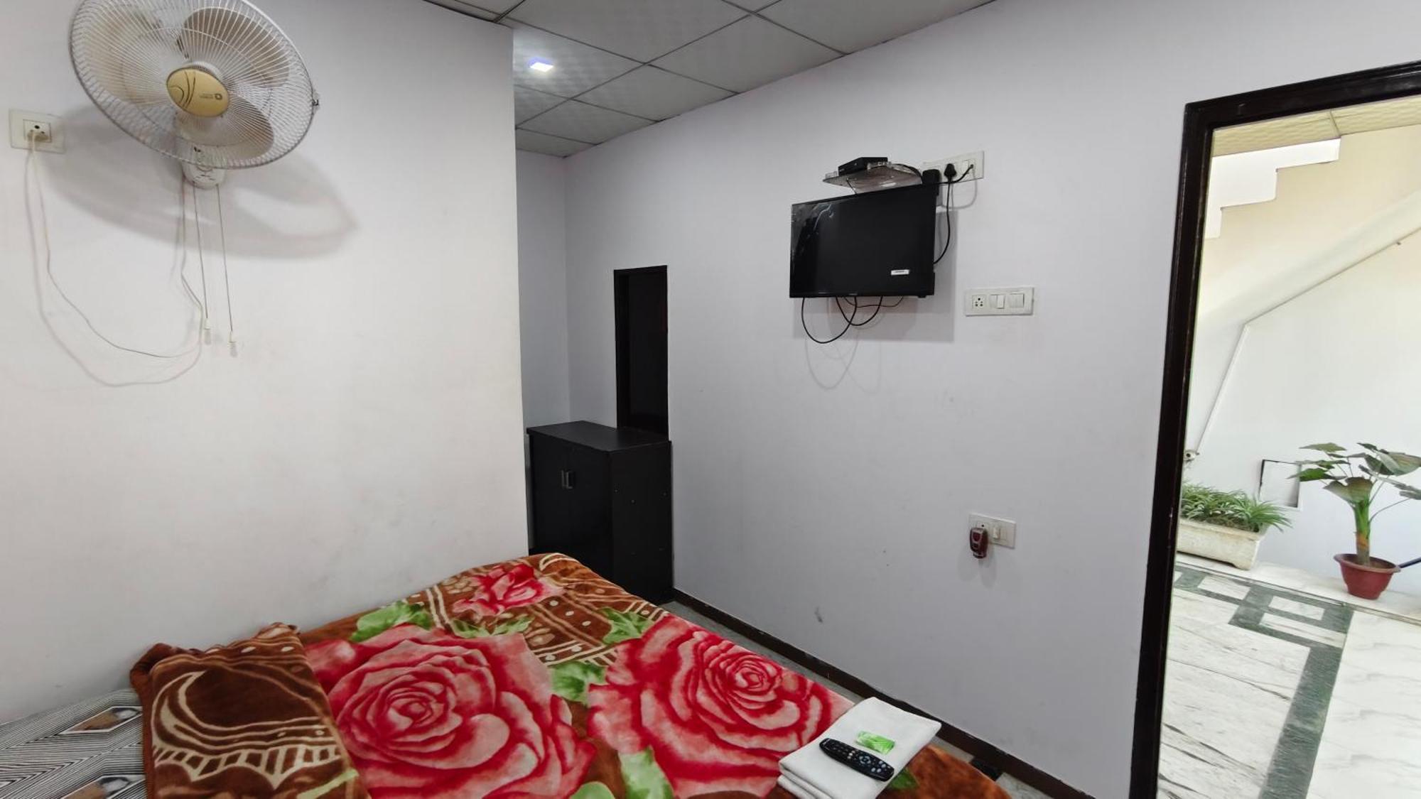 Rajdhani Guest House Faridabad Buitenkant foto