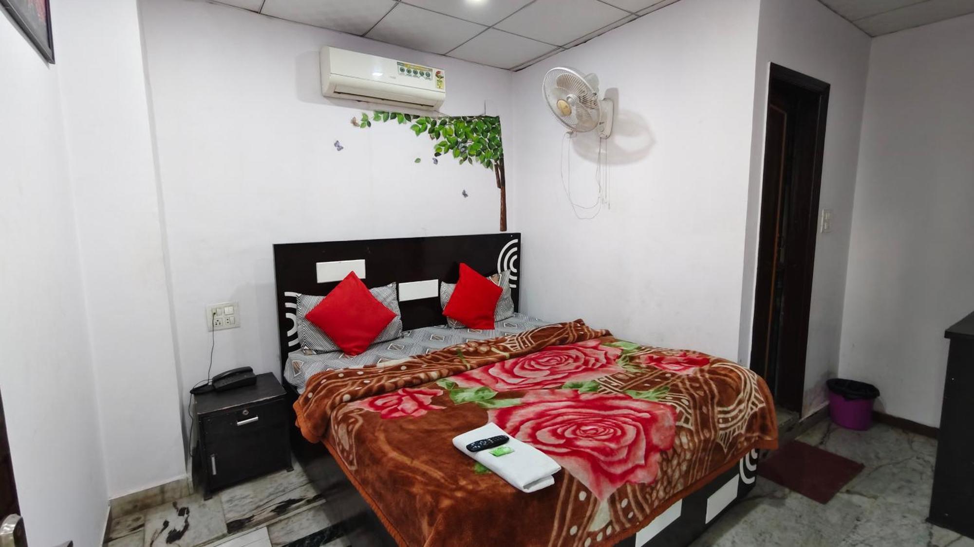 Rajdhani Guest House Faridabad Buitenkant foto